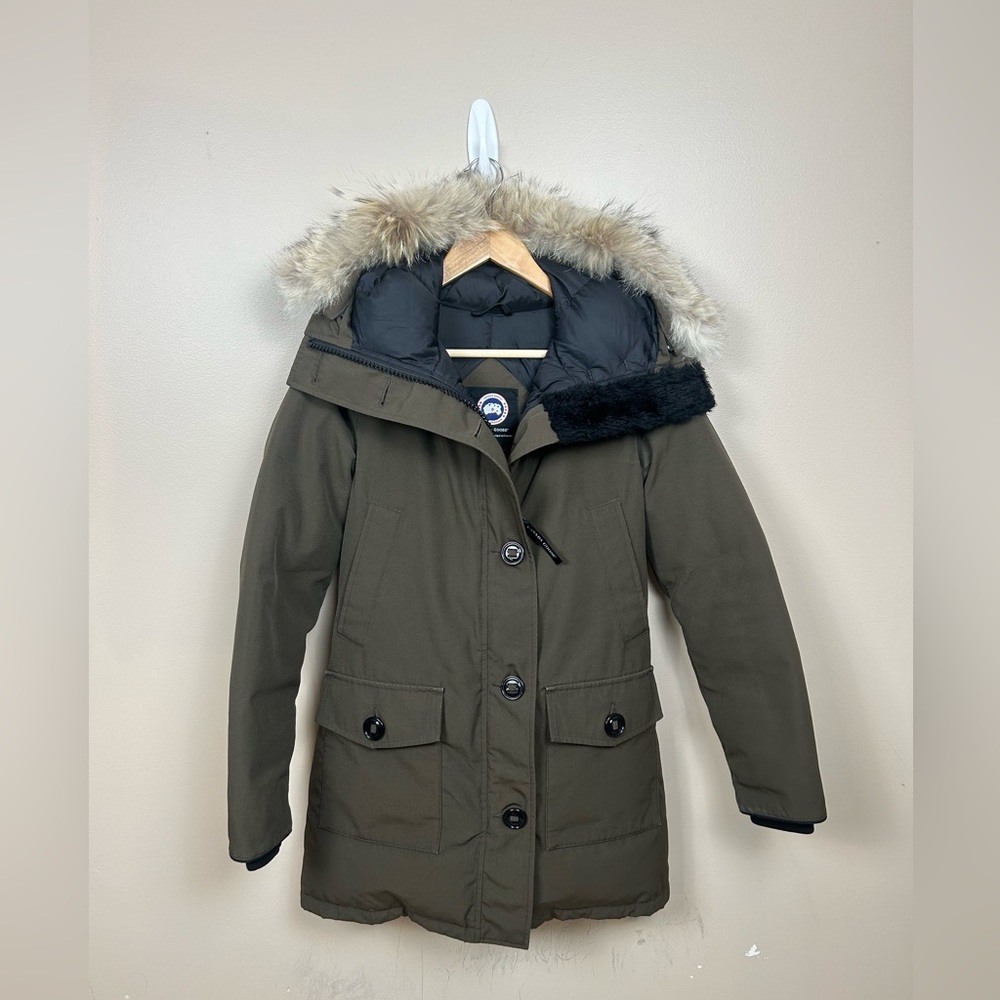 Canada Goose Bronte Parka Womens Medium Green w/ Coyote Fur Trim